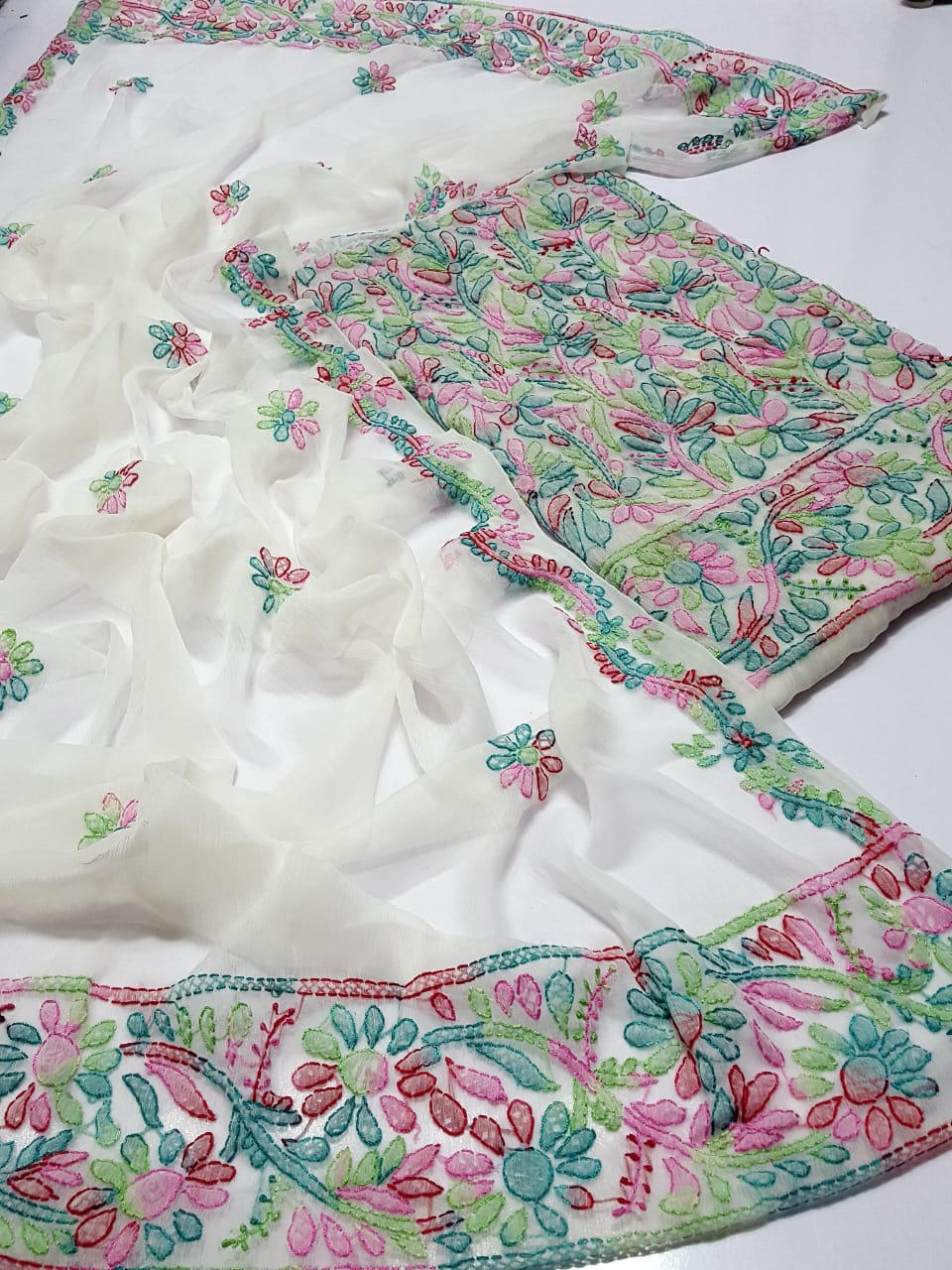 Hand Embroidery 🪡🧵ملتانی کڑھائی