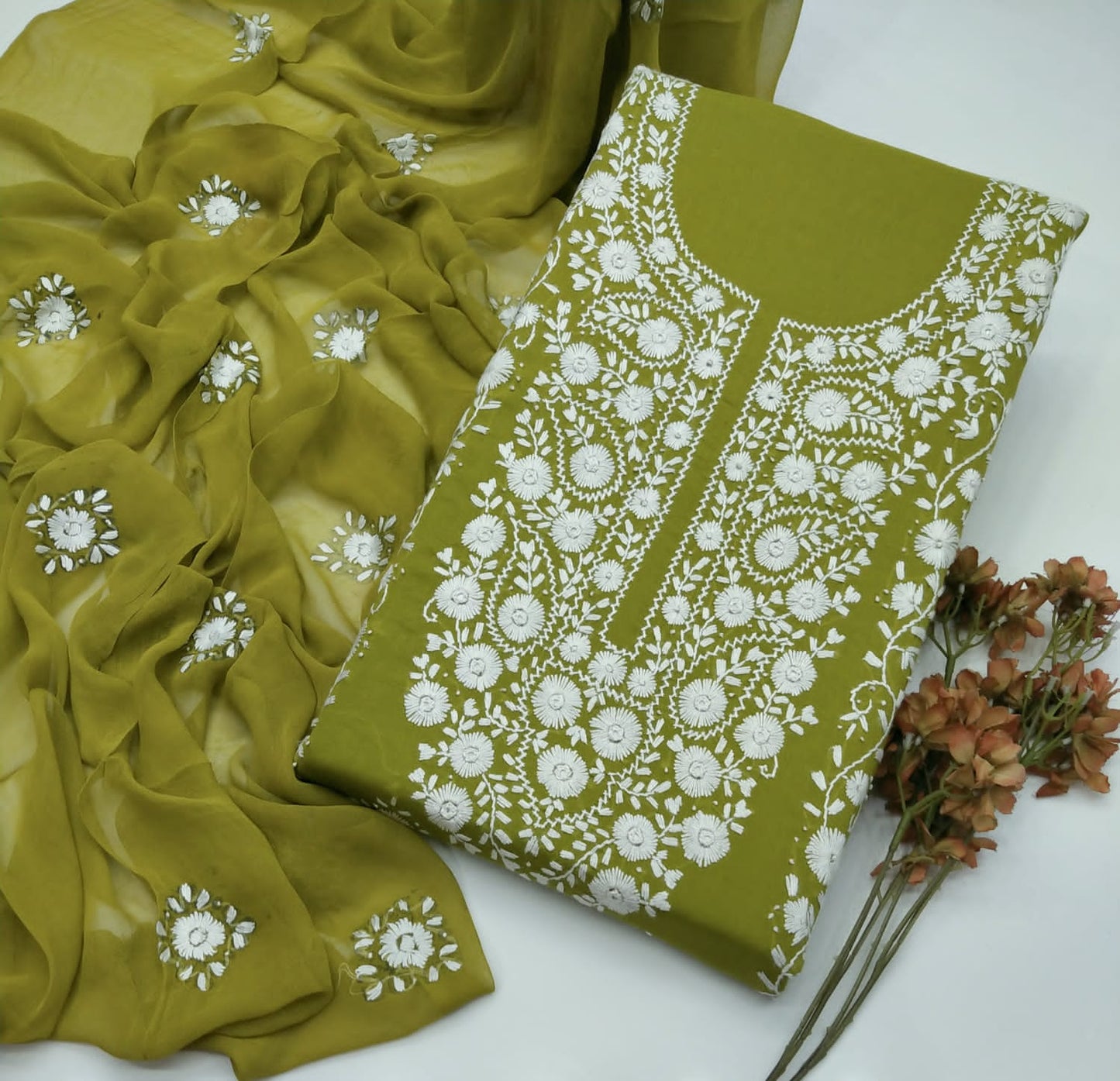 Hand Embroidery 🪡🧵 ملتانی کڑھائی