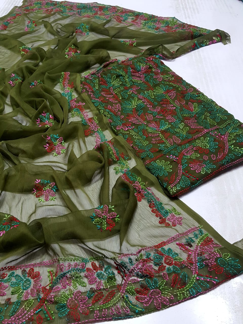 Hand Embroidery 🪡🧵ملتانی کڑھائی